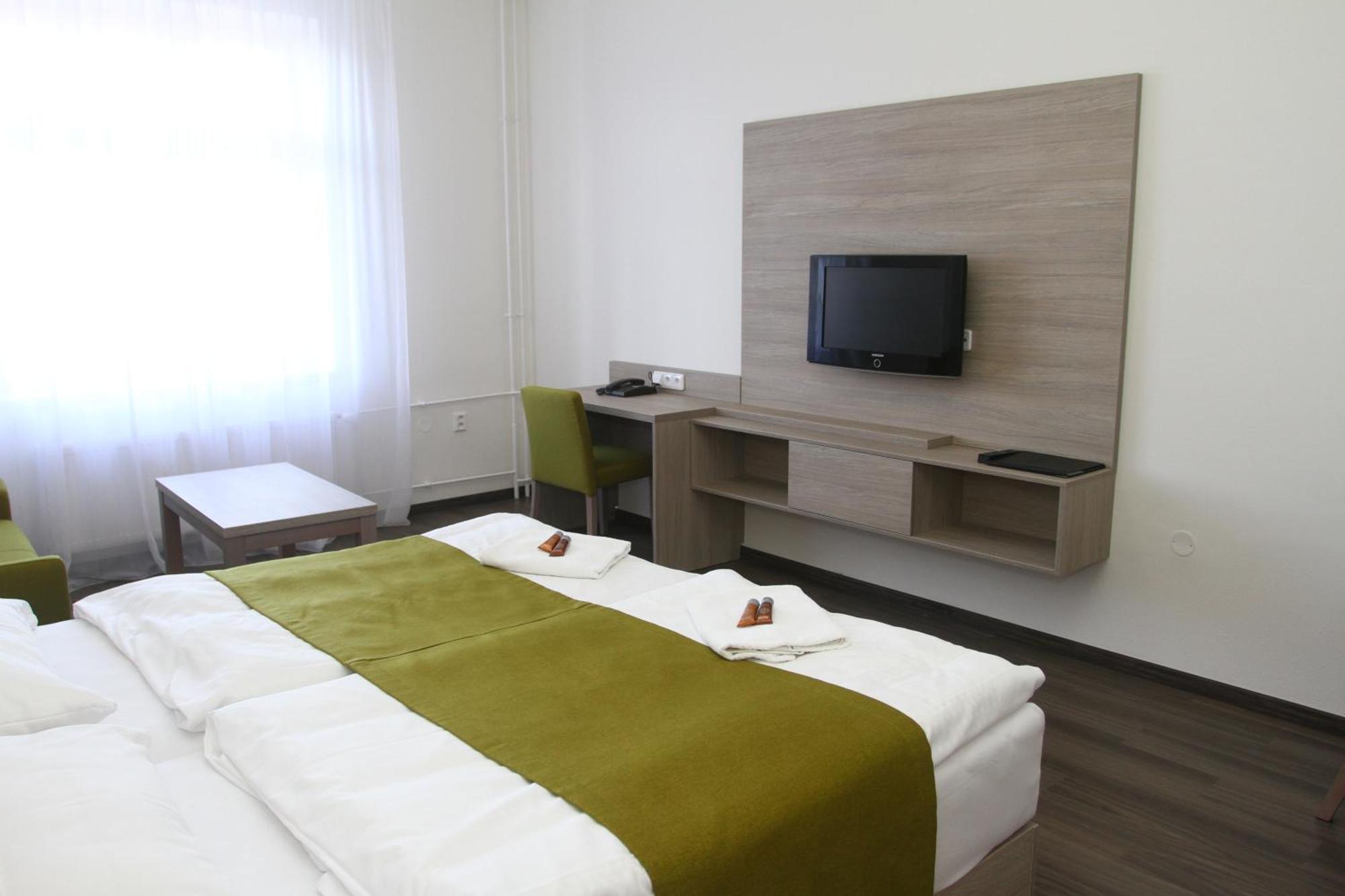 Hotel Palac Elektra Ostrava Exteriör bild